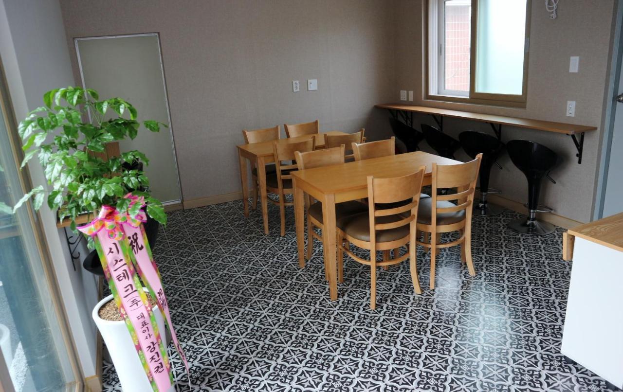 Blue Island Guesthouse Seogwipo Exterior foto