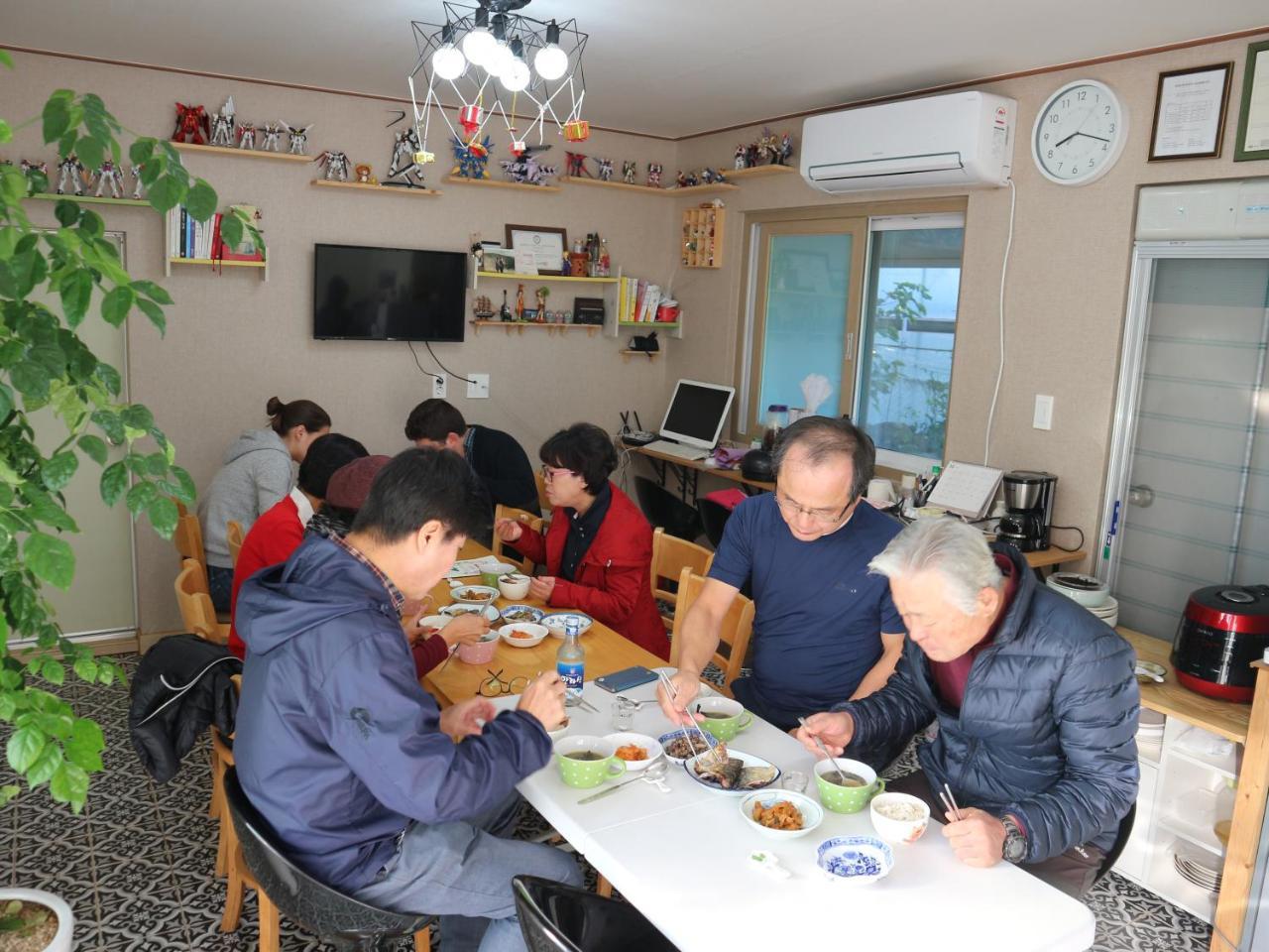 Blue Island Guesthouse Seogwipo Exterior foto