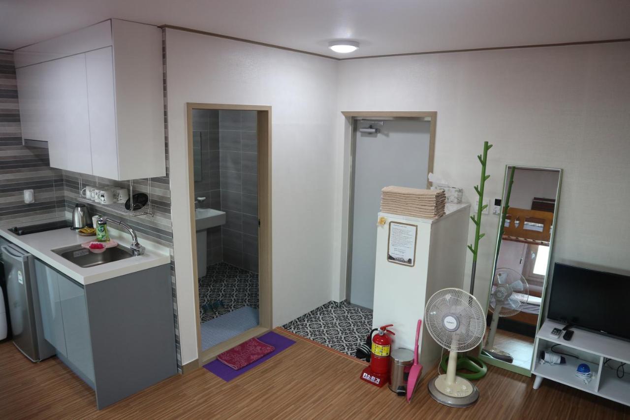 Blue Island Guesthouse Seogwipo Exterior foto