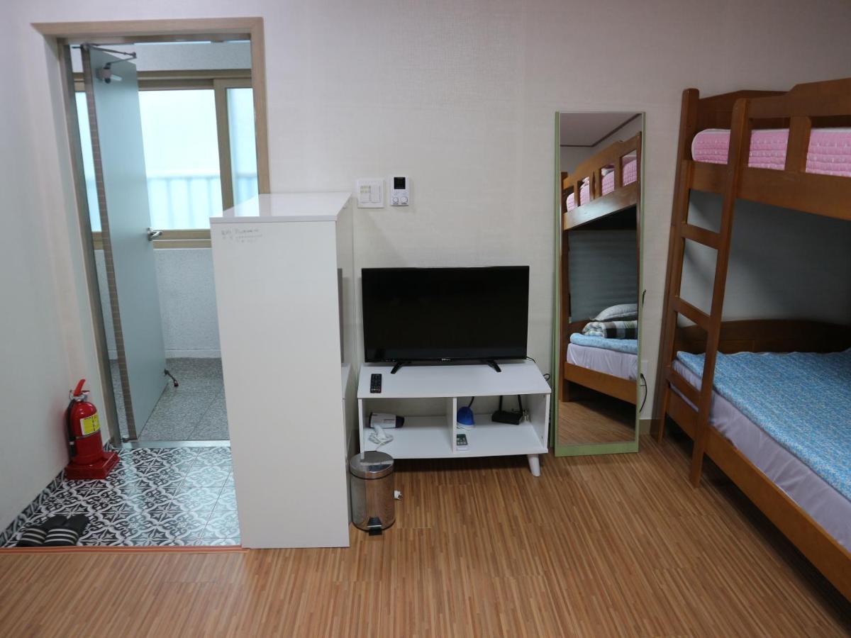 Blue Island Guesthouse Seogwipo Exterior foto